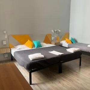 Hotel Big Bang, Rom